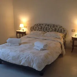  Apartment Station Italy
